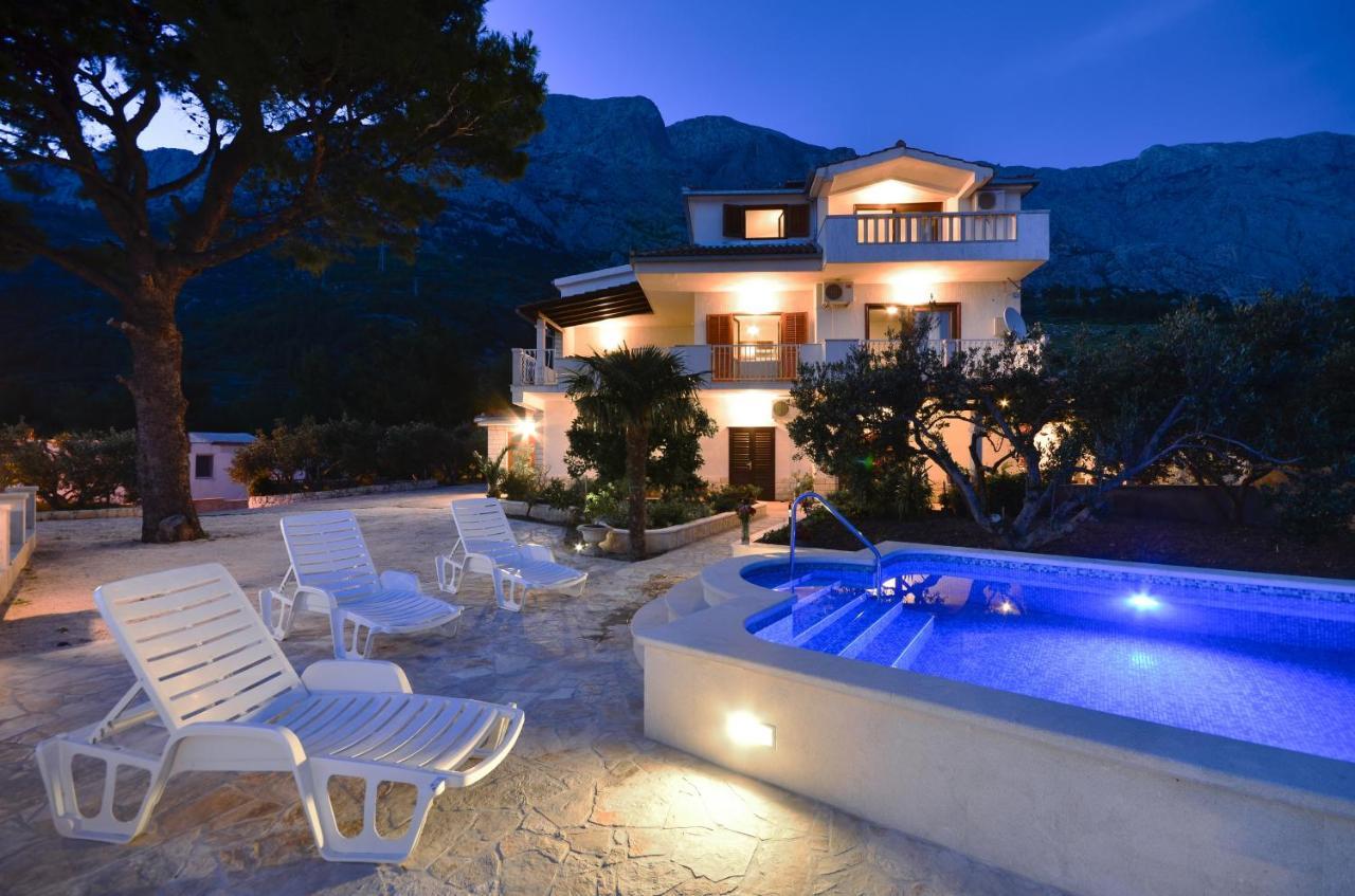 Family Friendly Apartments With A Swimming Pool Baska Voda, Makarska - 12442 Exterior foto