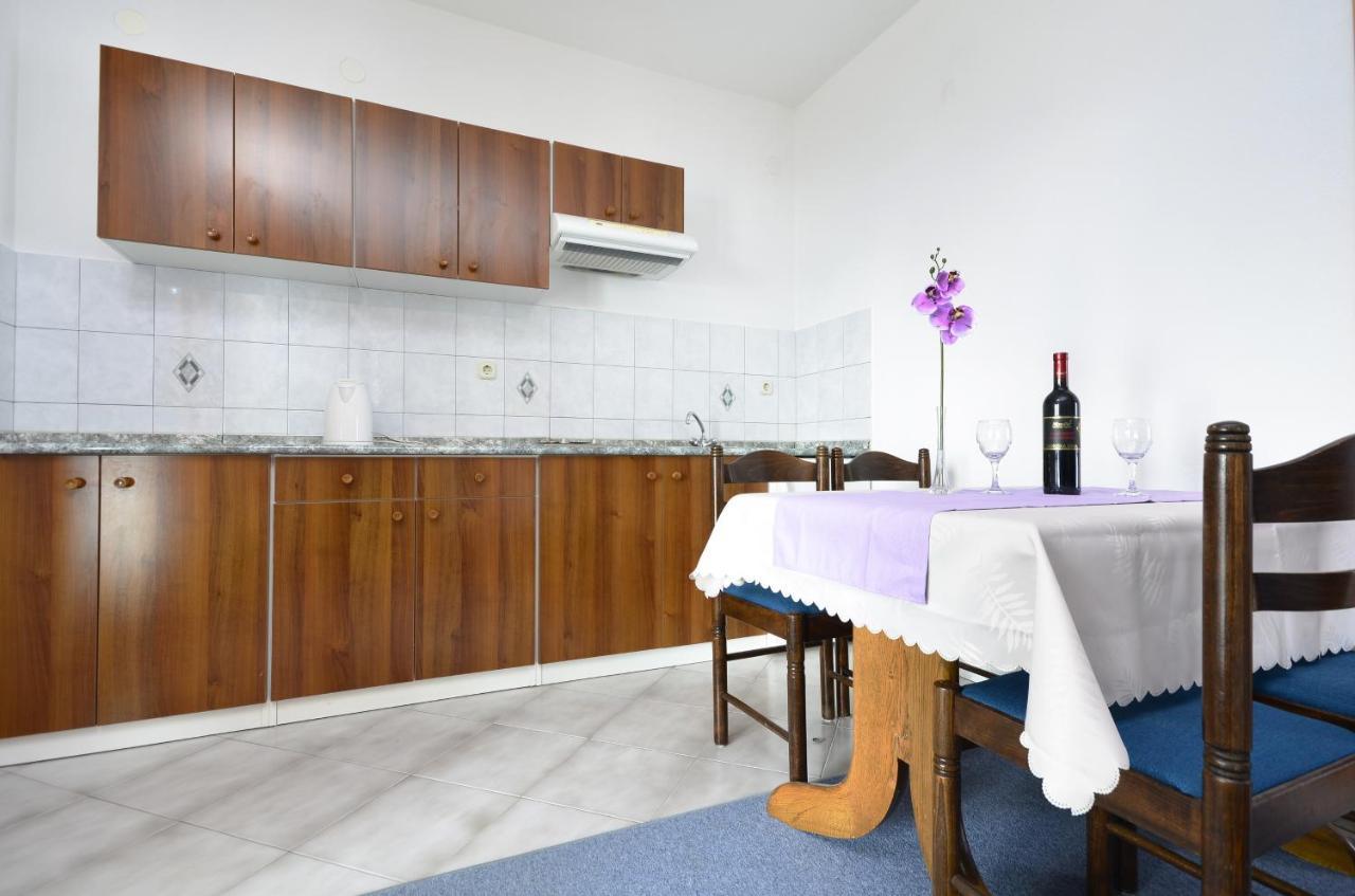 Family Friendly Apartments With A Swimming Pool Baska Voda, Makarska - 12442 Exterior foto