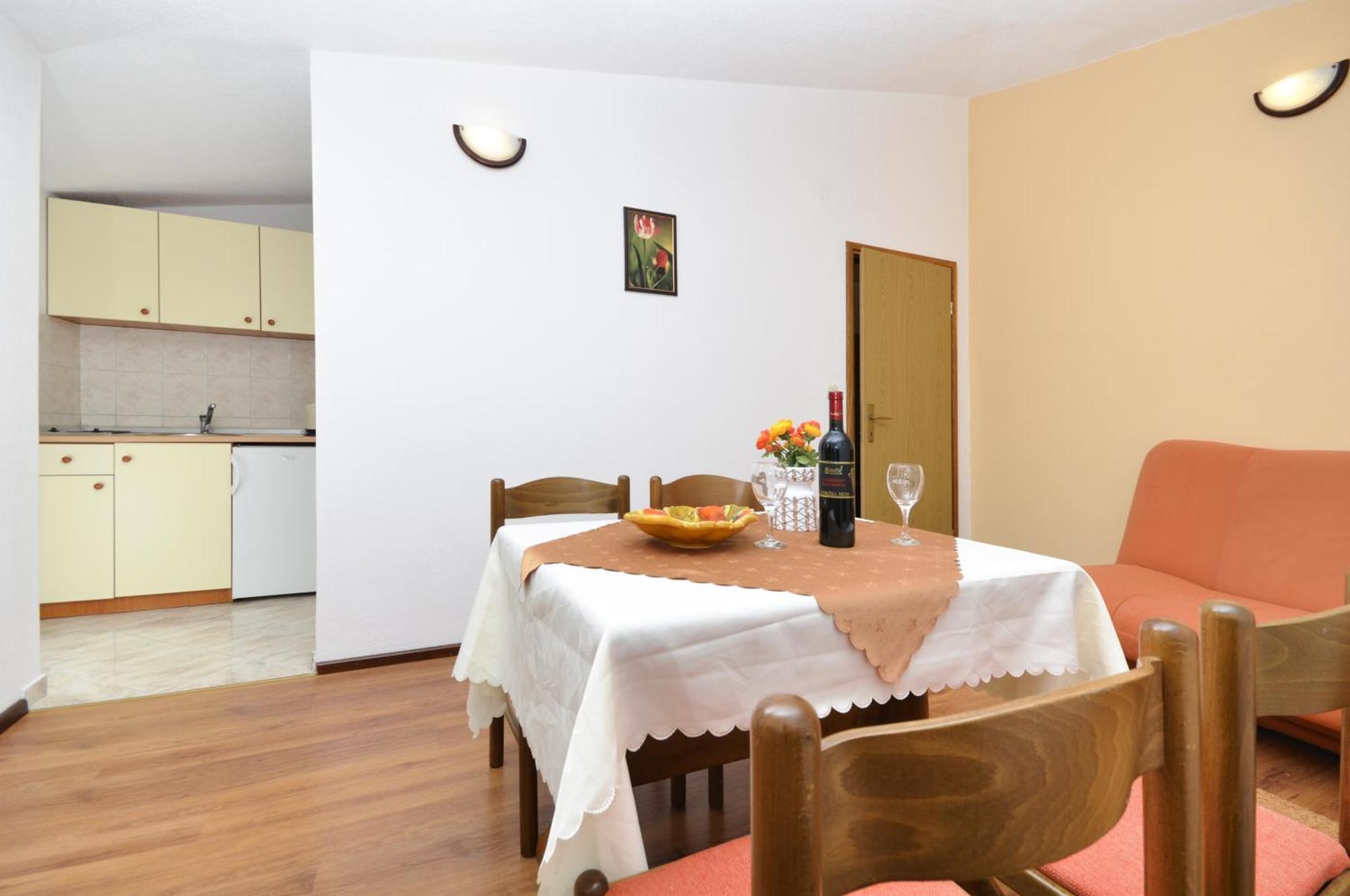 Family Friendly Apartments With A Swimming Pool Baska Voda, Makarska - 12442 Habitación foto