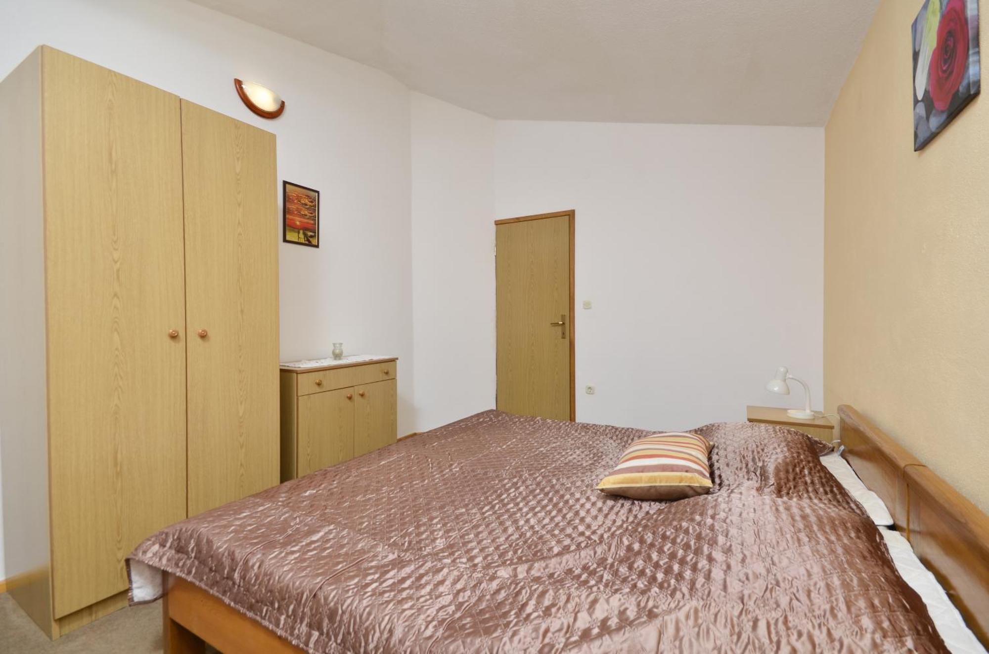 Family Friendly Apartments With A Swimming Pool Baska Voda, Makarska - 12442 Habitación foto